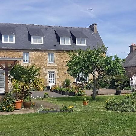 Le Relais De Launay Ploubazlanec Eksteriør billede