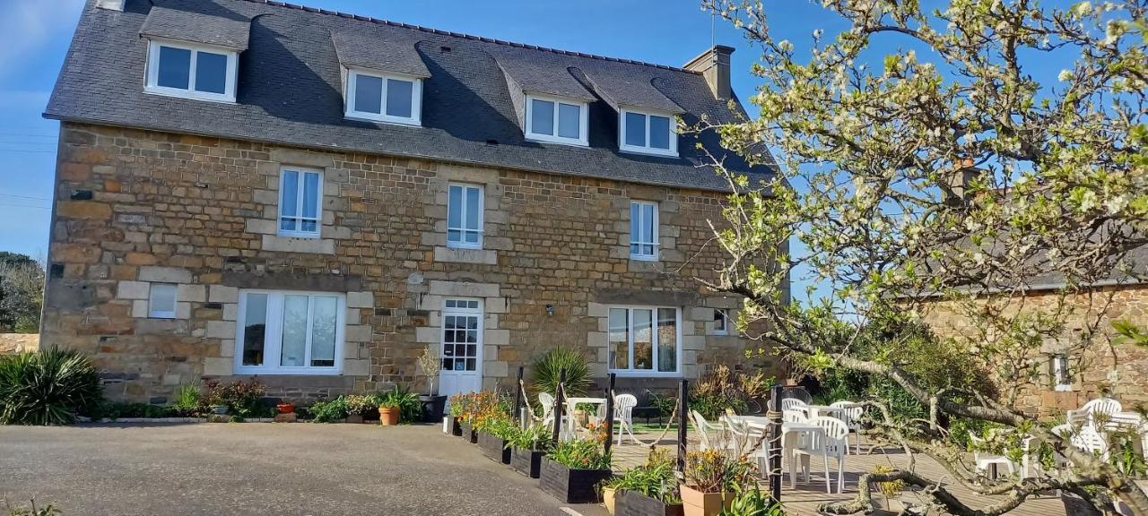 Le Relais De Launay Ploubazlanec Eksteriør billede